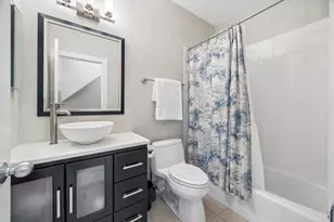 2318 W Wolfram St, Chicago, IL 60618 - Photo 26