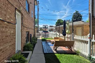 5855 W Higgins Ave, Chicago, IL 60630 - Photo 30