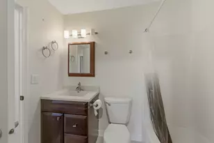 648 Mitchell Ct, Gurnee, IL 60031 - Photo 6