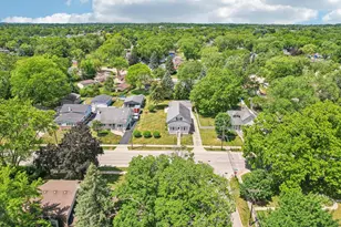 470 N Prairie Ave, Mundelein, IL 60060 - Photo 44