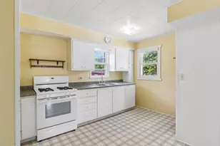 470 N Prairie Ave, Mundelein, IL 60060 - Photo 10