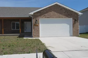 1938 Mountain Rd, Morris, IL 60450 - Photo 2