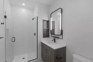 948 W Sunnyside Ave, Chicago, IL 60640 - Photo 10