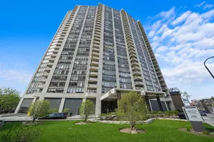 3930 N Pine Grove Ave, Chicago, IL 60613 - Photo 1
