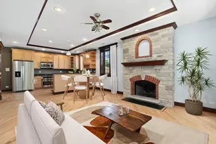 2049 W Morse Ave, Chicago, IL 60645 - Photo 4