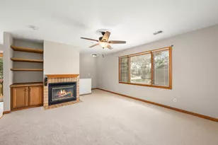 1833 Kerrybrook Ct, Sycamore, IL 60178 - Photo 6