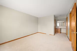 1833 Kerrybrook Ct, Sycamore, IL 60178 - Photo 18