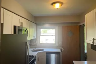 4825 Hull St, Skokie, IL 60077 - Photo 8