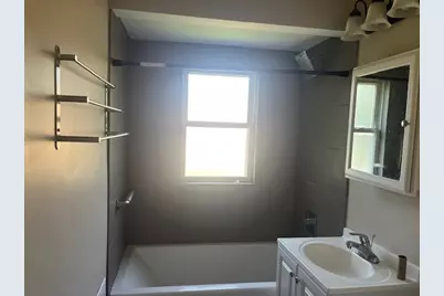 [Address not provided], Skokie, IL 60077 - Photo 16