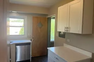 4825 Hull St, Skokie, IL 60077 - Photo 6