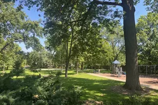 4825 Hull St, Skokie, IL 60077 - Photo 18