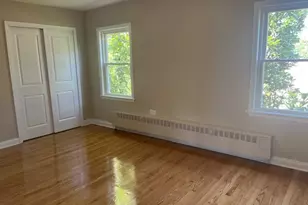 4825 Hull St, Skokie, IL 60077 - Photo 12