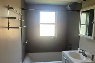 4825 Hull St, Skokie, IL 60077 - Photo 14