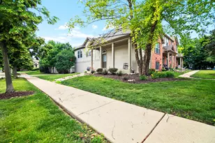 518 Conservatory Ln, Aurora, IL 60502 - Photo 2