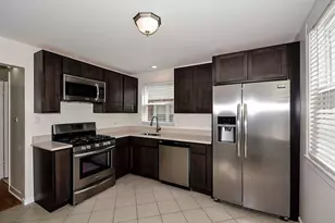 2140 Dobson St, Evanston, IL 60202 - Photo 2