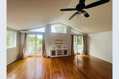 649 Hiawatha Drive, Carol Stream, IL 60188 - Photo 8