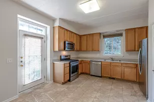 598 Harvey Lake Dr, Vernon Hills, IL 60061 - Photo 8