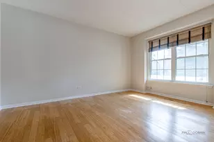 598 Harvey Lake Dr, Vernon Hills, IL 60061 - Photo 10