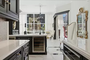 21 E Huron St, Chicago, IL 60611 - Photo 24
