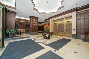 21 E Huron St, Chicago, IL 60611 - Photo 2