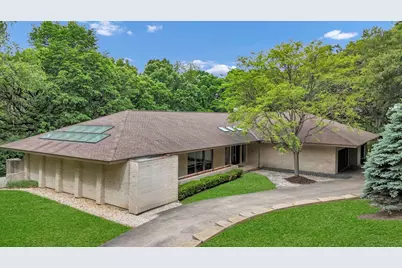 4 Far Hills Road, Barrington Hills, IL 60010 - Photo 2
