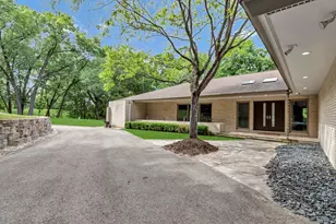 4 Far Hills Rd, Barrington Hills, IL 60010 - Photo 6