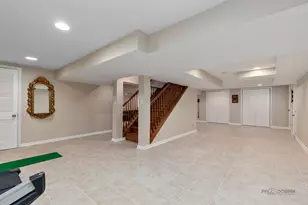 2315 Castilian Cir, Northbrook, IL 60062 - Photo 26
