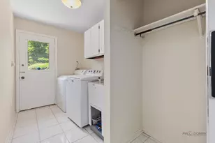 2315 Castilian Cir, Northbrook, IL 60062 - Photo 12