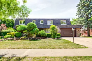 2315 Castilian Cir, Northbrook, IL 60062 - Photo 1