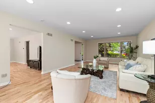 2315 Castilian Cir, Northbrook, IL 60062 - Photo 6