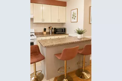 4646 W Addison Street #2W, Chicago, IL 60641 - Photo 2