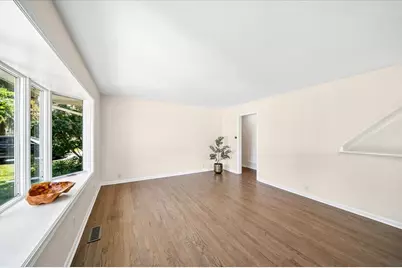 317 S 12th Street, Saint Charles, IL 60174 - Photo 2