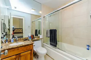 166 W Grand Ave, Chicago, IL 60654 - Photo 8