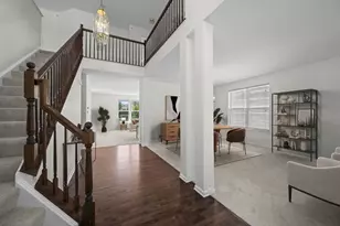 6065 Irene Dr, Hoffman Estates, IL 60192 - Photo 4