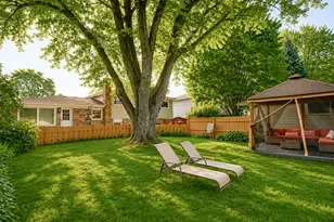 554 Patton Dr, Buffalo Grove, IL 60089 - Photo 10