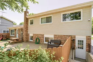 554 Patton Dr, Buffalo Grove, IL 60089 - Photo 6