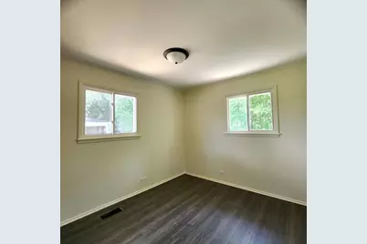 193 E Dennis Road, Wheeling, IL 60090 - Photo 8