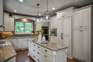 605 Thornwood Dr, Naperville, IL 60540 - Photo 10