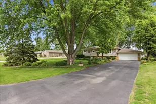 1100 Barber Ln, Joliet, IL 60435 - Photo 2