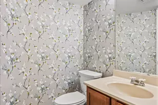 765 Thorndale Dr, Elgin, IL 60120 - Photo 16