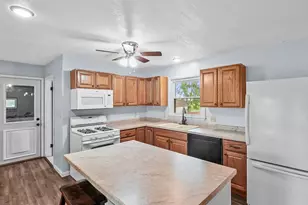 10009 Wolf Rd, Geneseo, IL 61254 - Photo 8