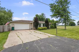 10009 Wolf Rd, Geneseo, IL 61254 - Photo 2