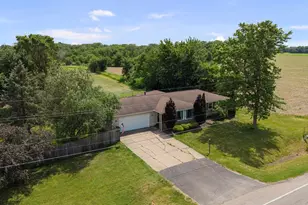 10009 Wolf Rd, Geneseo, IL 61254 - Photo 4