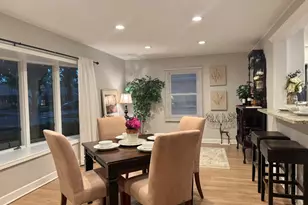 960 Alfini Dr, Des Plaines, IL 60016 - Photo 2