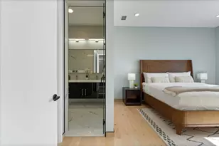 2024 W Irving Park Rd, Chicago, IL 60618 - Photo 16
