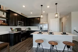 402 Comstock Rd, South Elgin, IL 60177 - Photo 14