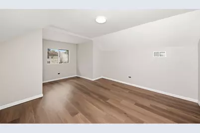 10742 S Prairie Avenue, Chicago, IL 60628 - Photo 16