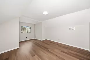 10742 S Prairie Ave, Chicago, IL 60628 - Photo 16