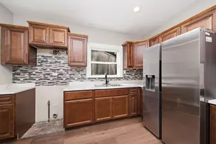 10742 S Prairie Ave, Chicago, IL 60628 - Photo 14