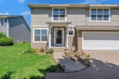 5922 Valley Drive, Bettendorf, IA 52722 - Photo 4